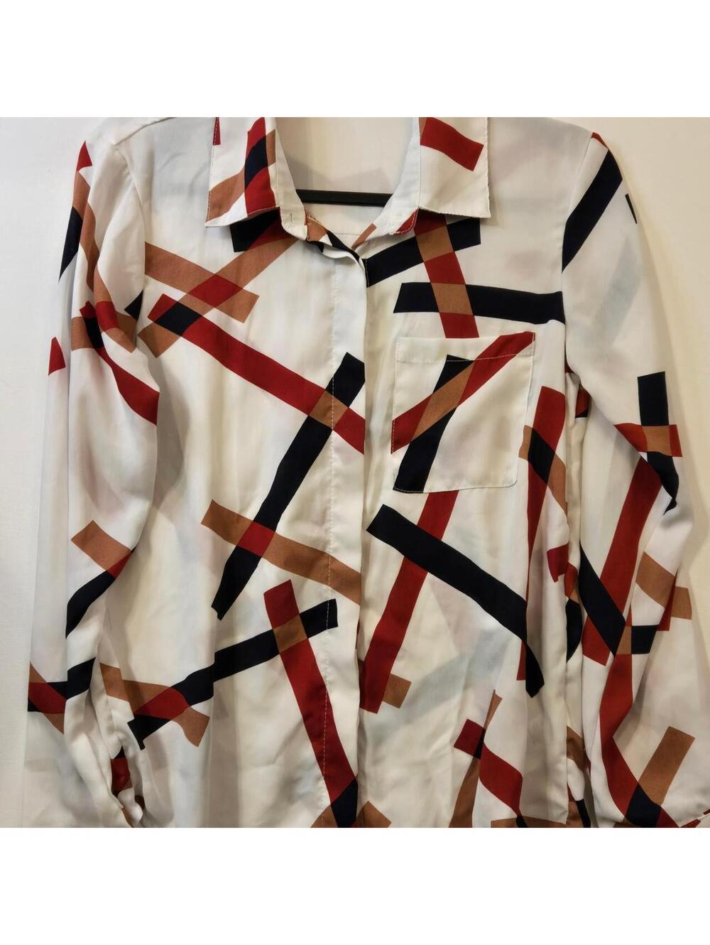 Lululemon Women's Multi and White Tshirt